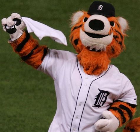 Tigers' Paws and the Power of Manifestation in Mascor Practices